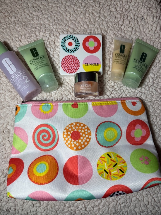 Clinique Other - Clinique Pink and Mauve Eye and Cheek Palette with Skincare Minis